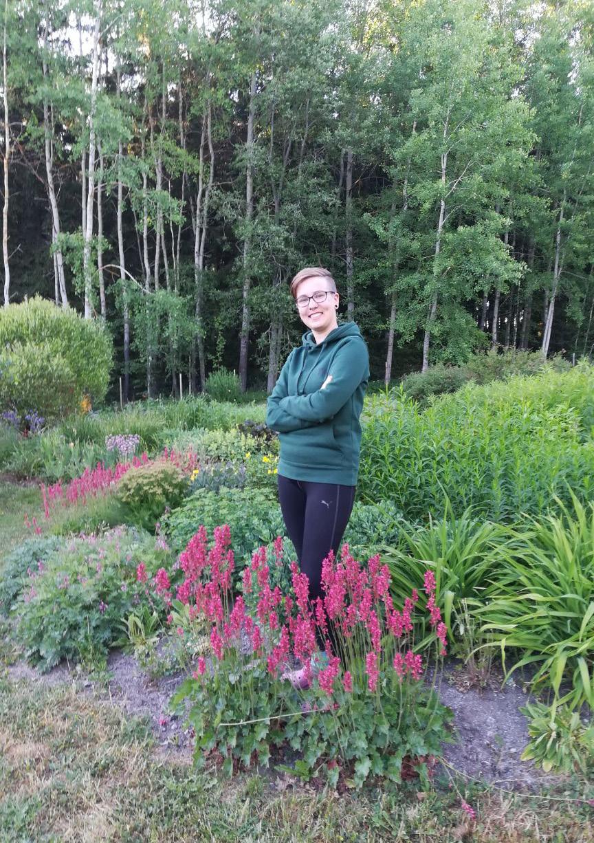 Olin edellisenä päivänä saapunut Tampereelle ja nähnyt vilaukselta etunurtsilla paljon erivärisiä haalareita ja enemmän tai vähemmän kellertäviä teekkarilakkeja.
