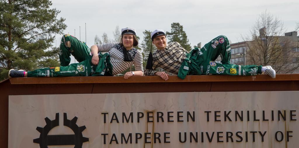 Nimi: Iita Lintunen Ikä: 20 Kotikoti: Leppävirta Puhelin: 040 4154918 Sähköposti: iita.lintunen@student.tut.fi Nimi: Emma Väre Ikä: 19 Vsk: 2 Sposti: emma.vare@student.tut.fi Puhelin: 044 0322225 Kotikoti: Pori Moikka fuksit mä oon Emma.