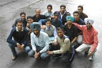 Siin on õpetajad väga ranged ja täpsed, India õpetajad seevastu on väga pehmed. Kui Indias on vaja koolist puududa, siis sa ka puudud või tuled tunni keskel.