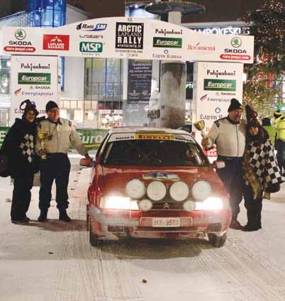 Kerholla kuiskitaan... PR-Racingin Hannu Ruusiala kartanlukijanaan Mika Särkinen ajoi luokkavoittoon Arctic Lapland Rallissa, autona Citroen 2X 16V.