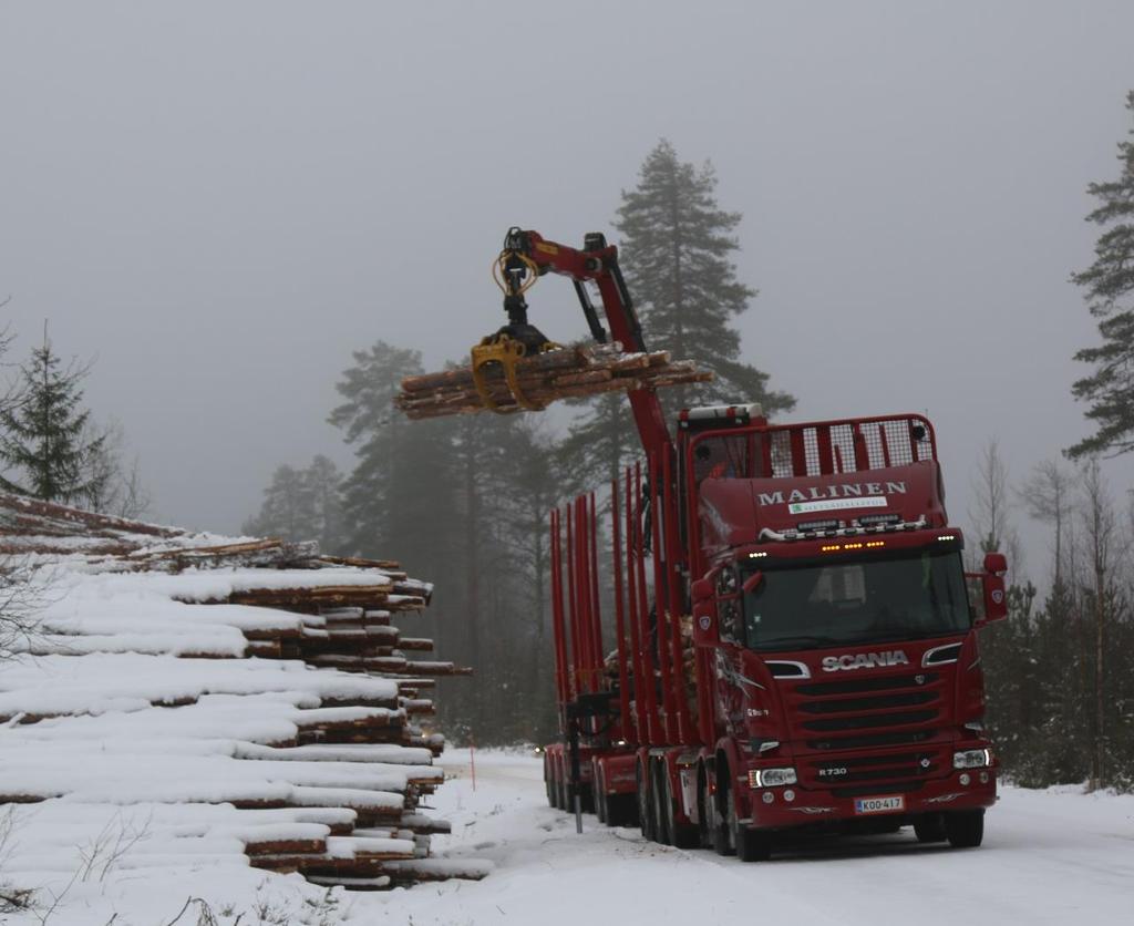 Q-Team P&A Trans ja O Malinen Isolla yhdistelmällä pärjää Lapin metsäautoteillä Katkontapituuksissa huomioitava auton kuormatilan pituus Kyytiin mahtuu kantavuuskuorma puuta Lastaus ei