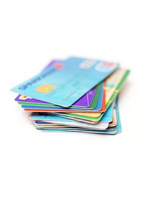 Luottokorttitilit HE 169/2009: Maksutilin määritelmän piiriin kuuluvat myös luottokorttitilit ja muut niitä vastaavat maksutapahtumien toteuttamiseen käytettävät tilit.