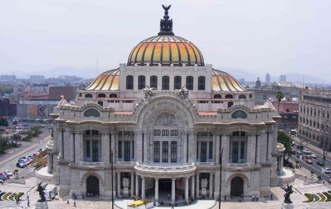 Mexico City 3 yötä Teotihuacan retki Merida 2 yötä