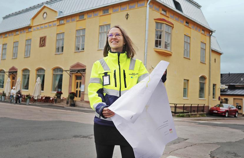 Teksti / Text Seppo Iisalo Kuvat / Bilder Janne Lehtinen RIHKAMATORIN aarteet talteen Vanhassa Porvoossa arkeologisesti arvokkaalla Rihkamatorin alueella tehtiin viime vuonna vesi- ja viemärijohtojen