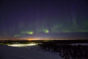 Jälleen päiväliikunnan päätteeksi pyöräily Kempeleen maanläjityskasan päälle. Liikuttua tullut jo sen verran että reisilihakset tahtovat räjähtää kehosta ulos.