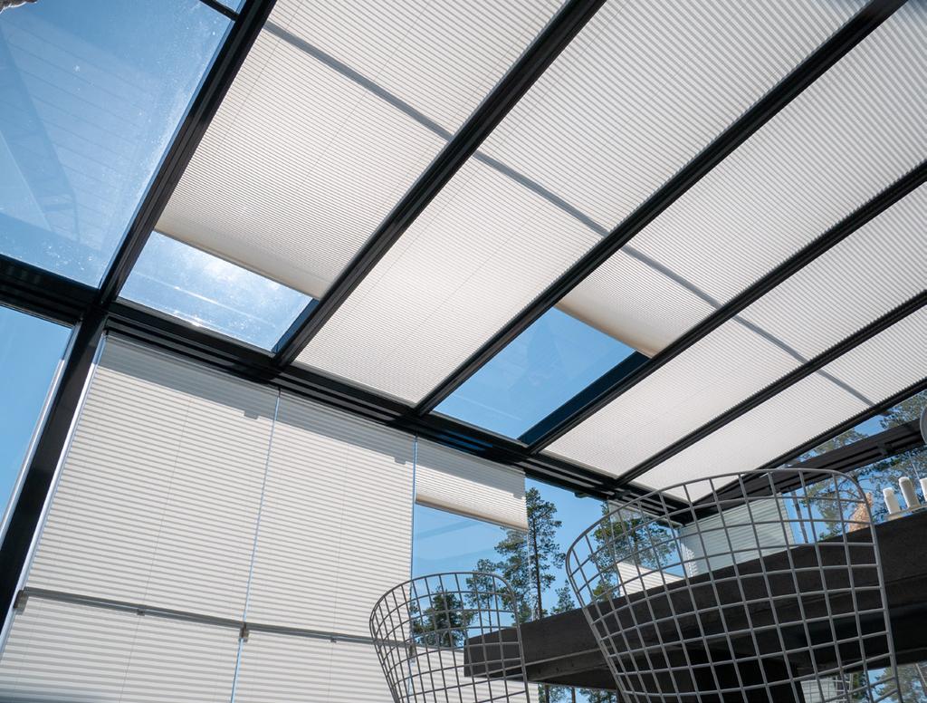 Kattokaihtimet voidaan asentaa niin kiinteisiin kuin avattaviinkin kattoikkunoihin.