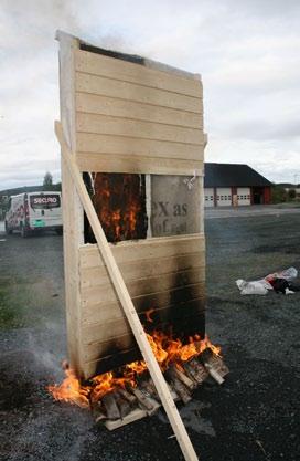 ensihetkestä. Suojattu tuuletusrako on koskematon. 2.