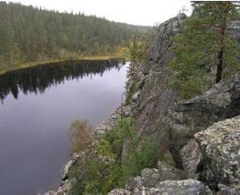 Maa-aineslaki (555/1981) Soveltamisala (1 ): maa-aineslakia sovelletaan kiven, soran, hiekan, saven ja mullan ottamiseen pois kuljetettavaksi taikka paikalla varastoitavaksi tai jalostettavaksi,