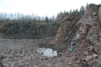 Maa-aineslaki (555/1981) valvonta 2 Rangaistussäännös (17 ): Rangaistus vastoin tätä lakia tai sen nojalla annettuja säännöksiä tai määräyksiä tehdystä ympäristön turmelemisesta säädetään rikoslain