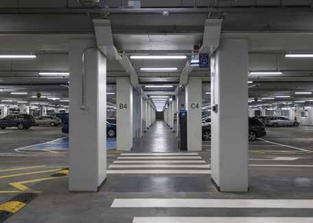 Syksystä 2019 eteenpän omalla autolla tulevat pääsevät suoraan parkkhallsta lukukäytävää ptkn uuteen pääaulaan. Julkslla kulkeven kävelymatka pysäkeltä Elämänlekk-patsaan oh pääovlle on lyhyt.