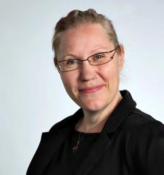 useasta eri maasta lähtöisin olevien ilomantsilaistuneiden ystävien kanssa ja kansalaisopistossa pitämilläni englannin sekä suomen kielen ja kulttuurin tunneilla.