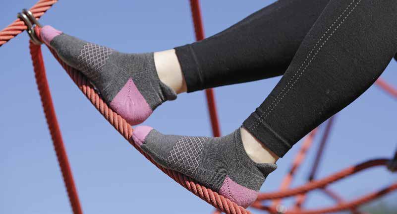 Tuote nro 424 34-36, 37-38, 39-40, 41-42, 43-44, 45-47 4,50 / 1 PARI 12,50 / 3 PARIA VARRETON PUUVILLASUKKA,