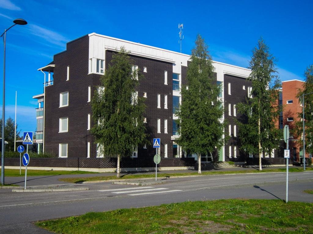 Kerrostalo Oulu, Toppilansaari Kohdenumero 613653 4h,k,rkt,khh,pukuh,ph,sa,2wc,2vh, 114,0 m² Kov. 2009 Energialuokka A 2007 Mh. 321 261,00 Vh. 379 000,00 Pitkänmöljäntie 35.