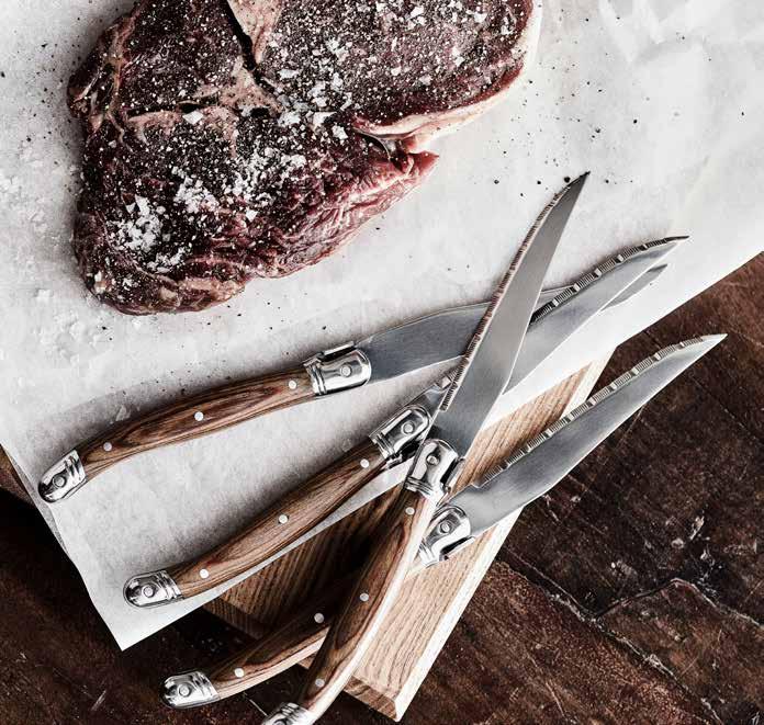 SAKNAR BILD PÅ KÖTTKNIVAR SAVOIE JUUSTO- & TAPASSETTI Tarjoilusetti, jossa kolme käytännöllistä ja tyylikästä veistä erilaisille herkuille. Tyylikkäät kahvat ovat konepestävää Pakkawoodia. TUOTEN.