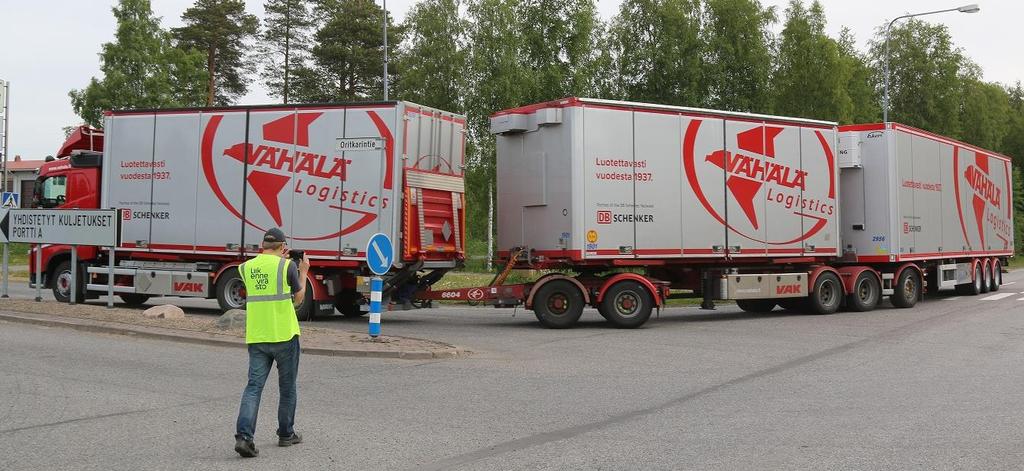 LVM:n hanke asetusmuutoksesta raskaiden ajoneuvon yhdistelmien pituuden kasvattamiseksi Yhdistelmän suurin sallittu pituus kasvaa Yleinen raja 22,25 m 34,5 m Puoliperävaunuyhdistelmä 16,5 m 22,5 m