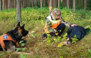HILLA 2018 Kokemusta rikkaampana Kauhajokinen Terhi Lindqvist pääsi Hilla18 -viikonloppuna kouluttamaan Tero Mustosen parina uusia maastojohtajia.