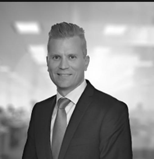 saksalaisen Software AG:n palveluksessa johtaen Informaatio ja Data -alueen liiketoimintaa ja liiketoiminnan kehitystä