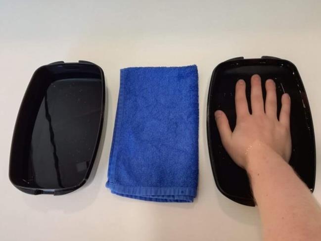 Tässä harjoitteessa tehtävänäsi on pitää kättäsi kylmässä ja lämpimässä vedessä vuorotellen keskittyen lämpötilan vaihtelun aiheuttamiin tuntoaistimuksiin kädessäsi.