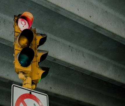 44 OSA 2: MINDFULNESS HOITOTYÖSSÄ 2.2. ASIAKKAAN/POTILAAN KOHTAAMINEN Stop-tekniikka Yksi esimerkki potilaan/asiakkaan kohtaamiseen on niin sanotun STOPtekniikan hyödyntäminen.