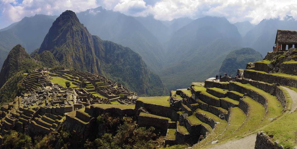 Andien Aarteet Peru ja Bolivia Machu Picchu, inkavaltakunnan pääkaupunki Cusco, Titicacajärvi, La Paz ja merilintujen paljous Palominosaarilla ihastuttavat matkailijaa. 13 