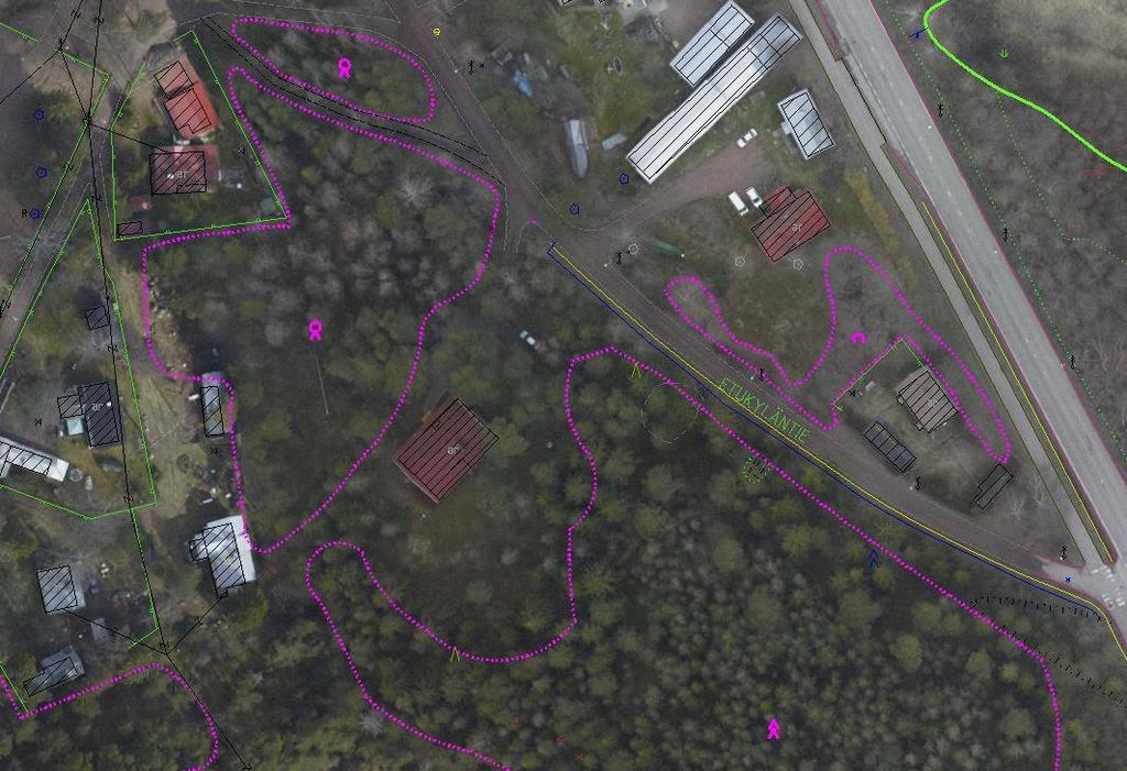 35 Kuva 18. Ilmakuvalta tulkittuja metsäalueita sekä metsätyyppejä. Uudet metsäalueet ja niiden tyyppitunnukset korostettuna vaaleanpunaisella.