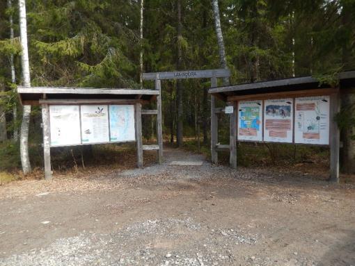 Auton voi myös jättää Yyterin aukion parkkipaikoille, mutta tällöin reitin kokonaispituus kasvaa vielä enemmän, kun pitää kulkea Santojen lenkki Yyterin aukiolta asti, jotta pääsee liittymään Yyterin