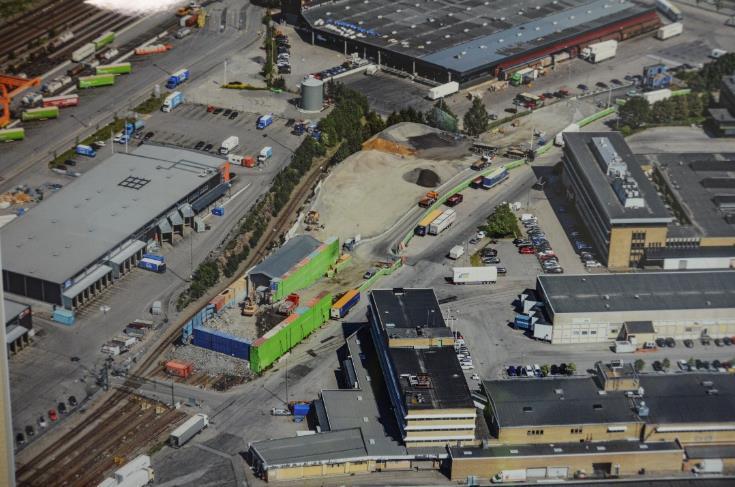 Skanska Årsta, tunnelilouheiden jalostus Melutaso ohjaa laitoksen etäisyyttä rakennuksiin (varsinkin toimisto- ja