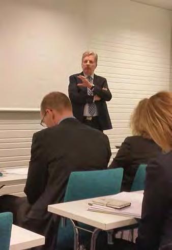 Globaalista taloudesta ja energiasta esitelmöi Esko Aho, entinen pääministeri, hallituksen