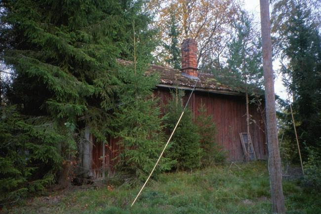 ei erimielisyyden sattuessa paljon oikeuksia ollutkaan. Työväen näkökulmaa kartanoelämään on tutkittu ja tallennettu Suomessa suhteellisen niukasti, eikä siihen kohta enää ole mahdollisuutta.
