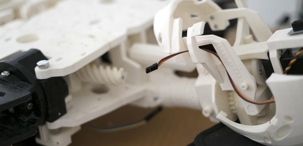 Futuricen InMoov-robotin kohdalla tunteita ja älykkyyttä mietittiin siitä näkökulmasta, miten ihmiset vaikuttuvat robotista ja reagoivat siihen.