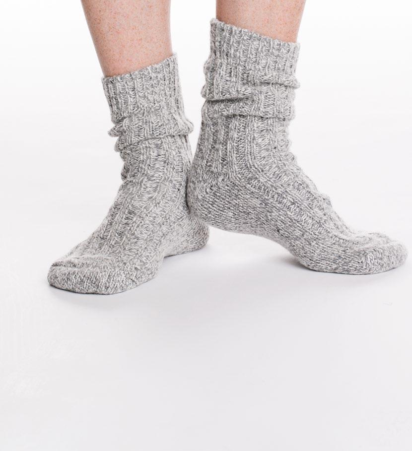 Villaset Näitä sukkia luontoäiti käyttäisi 13 100% kierrätyskuiduista valmistettu villasukka sopii niin saappaaseen kuin sisäsukaksi