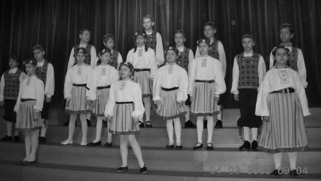 klassiga (vastavalt tundide lõppemisele) Foto: Kristel Salumaa Eve Tuisk, eesti keele ok juhataja Loominguline konkurss Head ja halvad tegelased raamatutes Oma loomingulist fantaasialendu saavad kõik