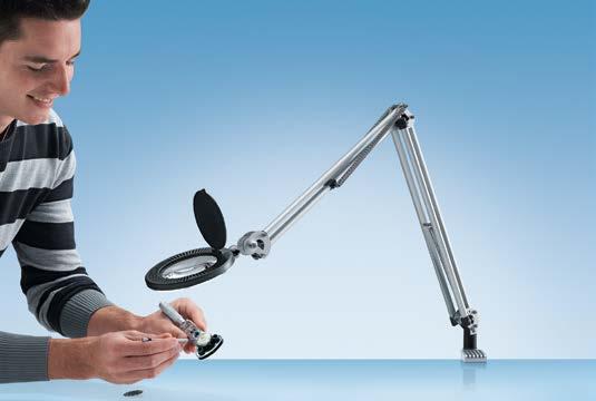 Kompakt-Übersicht Neuheiten LED Zoom Professionelle LED Lupen-Leuchte für präzises Arbeiten Grosse Ausladung dank Doppelarm 4 Dioptrien-Linse