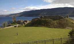 edelleen ja ehkäpä joku meistä onnistuu saamaan kuvan Loch Nessin järveä vartioivasta Nessie- järvihirviöstä. 1390 / hlö / 2 hh, 1hh lisä 290 SKOTLANNIN KIERTOMATKA 1.-7.4.