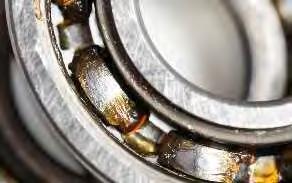 VOITELU 3/5 VOITELU AT-2000 VASELIINISPRAY Monikäyttöinen vaseliini, joka tunkeutuu ja tarttuu kohteeseen erittäin hyvin. Käyttölämpötila-alue 30 C +120 C. Soveltuu laakereiden yleisvoiteluun.