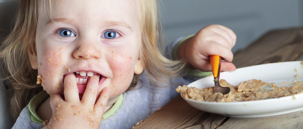 Ruokailutottumuksilla on merkitystä VÄLTÄ NAPOSTELUA Liian tiheät ruokailuvälit ja napostelu aikaansaavat happohyökkäyksen, joka voi aiheuttaa reikiintymistä.