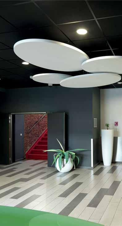 SylFlat LED Mallisto laadukkaasti viimeisteltyjä pyöreitä ja neliön muotoisia erittäin matalia LED-paneeleja asuntotuotannon sekä julkisten tilojen perusvalaistukseen.