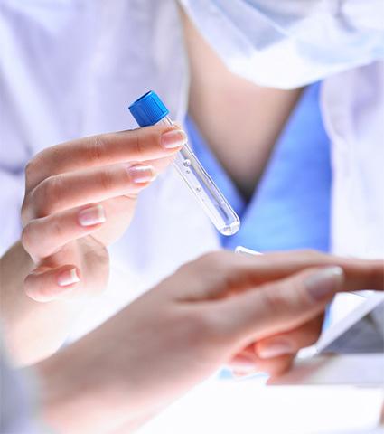 Eliquisin valmisteyhteenvedossa on käsitelty apiksabaanin farmakokinetiikkaa ja todetaan sen olevan lineaarinen ja että altistus suurenee suhteessa annokseen suun kautta otettavaan 10 mg:n annokseen