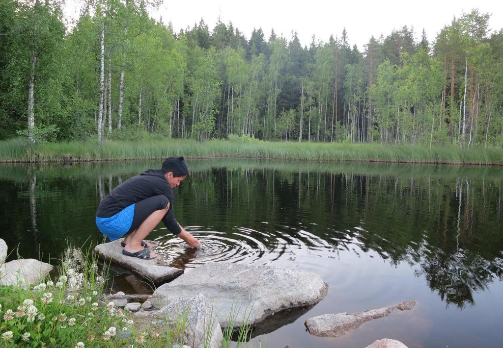 YÖ ULKONA RETKET Yhdessä! Ajatuksesta tämäkin lähti ja nyt on jo koko vuosi retkeilty kerran kuukaudessa.