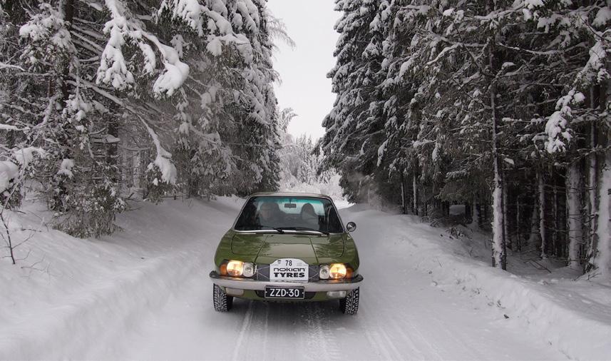 Maalipaikalle Summassaareen ajoneuvokuntia saapui tasaiseen tahtiin. Viimeinen tehtävä oli hotellin aulassa, missä kysyttiin mitä autoja oli reitin varrella huomannut.