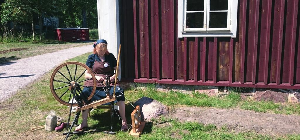 KAKSIKIELINEN ESPOO -OPASTUS, 60 MIN Kuinka pitkään Espoossa on puhuttu sekä ruotsia että suomea? Mistä nimi Espoo juontaa juurensa?