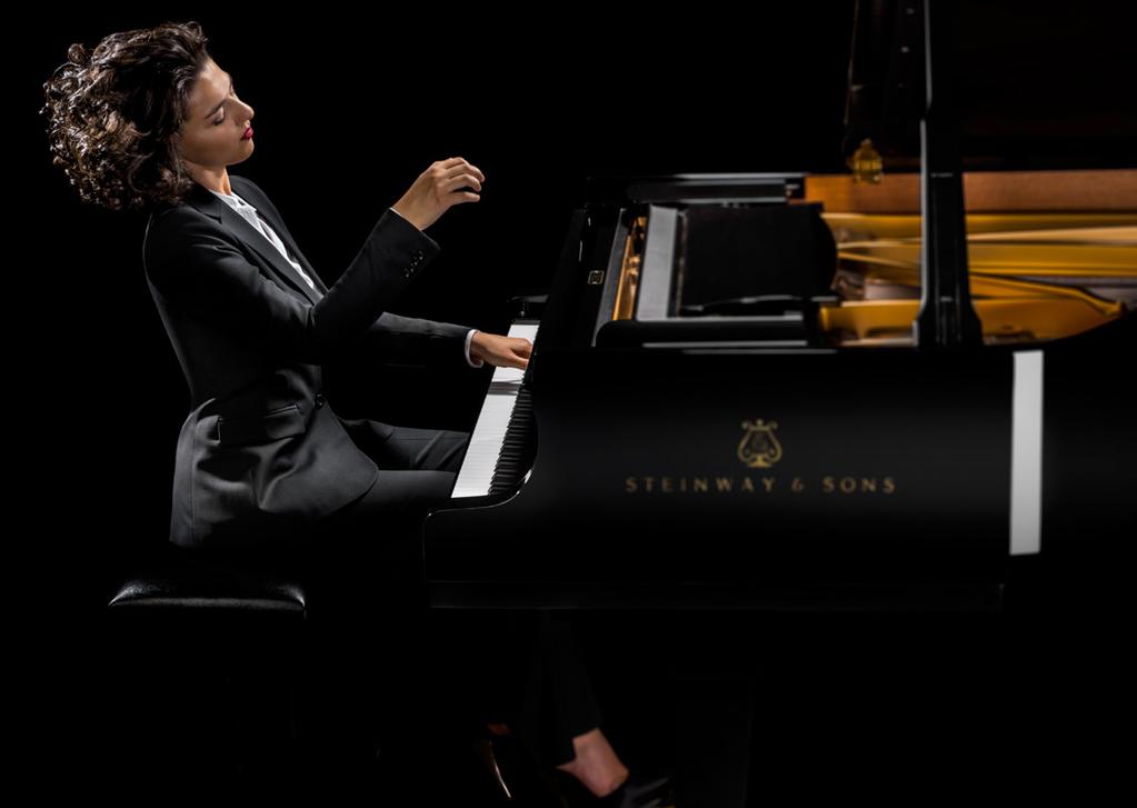 Khatia Buniatishvili Khatia Buniatishvili piano FRANZ SCHUBERT Neljä impromptua, op. 90 (D. 899) Fyra impromptun, op. 90 (D. 899) Four impromptus op. 90 (D. 899) FRANZ SCHUBERT, SOV. ARR.