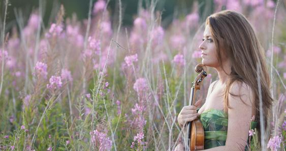 KOTIKONSERTTI HEMKONSERT HOME CONCERT Villa Solin Nikita Boriso-Glebsky viulu violin Tami Pohjola viulu violin Kasmir Uusitupa viulu violin Jakob Dingstad alttoviulu altiviolin viola Jussi Vähälä