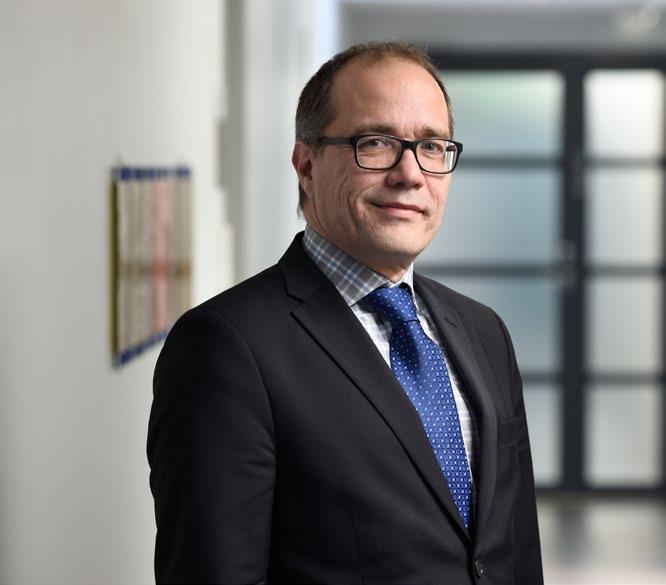 JOHTOKUNNAN PUHEENJOHTAJAN KATSAUS 3 SISÄLTÖ Johtokunnan puheenjohtajan katsaus 3 Johtajan katsaus 4 Yliopistokeskuksen toiminta 6 Mittaustekniikan yksikkö, MITY 6 Aikuis- ja