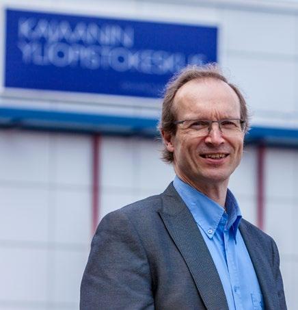 4 JOHTAJAN KATSAUS JOHTAJAN KATSAUS 5 JOHTAJAN KATSAUS Suomalaista yhteiskuntaa muotoillaan parhaillaan uudelleen. Isot rakenteelliset muutokset ovat käynnissä monella sektorilla.