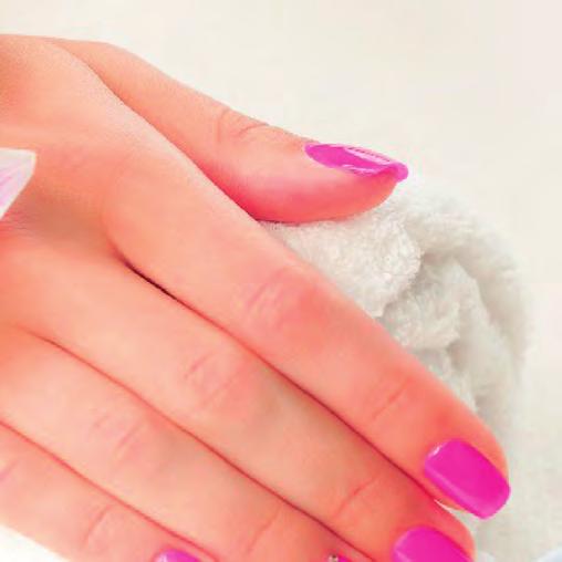 12,90 Cuticle remover - kynsinauhojen pehmittäjä liuos 15ml Öljytön koostumus.