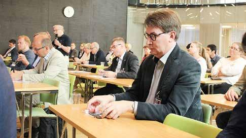 Hän piti tärkeänä, että myös infrarakentaminen on kestävää ja että uusiomateriaalien käyttöä lisätään ja materiaalien soveltuvuutta väylän rakentamisessa tutkitaan.
