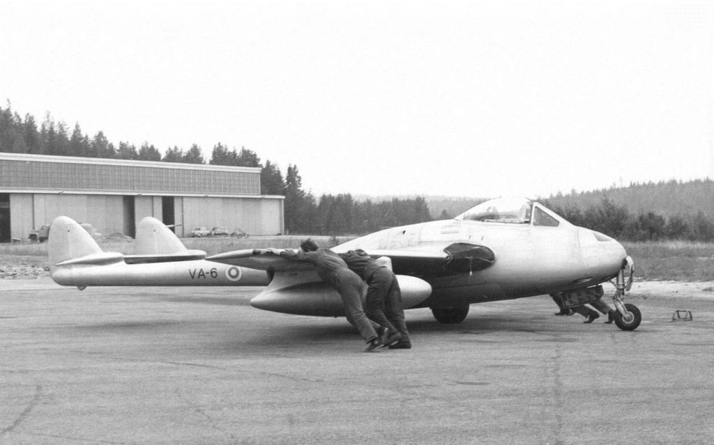 De Havilland D.H.100 Vampire Mk.52 De Havilland D.H.100 Vampire Mk.52 oli brittiläinen yksipaikkainen hävittäjä.