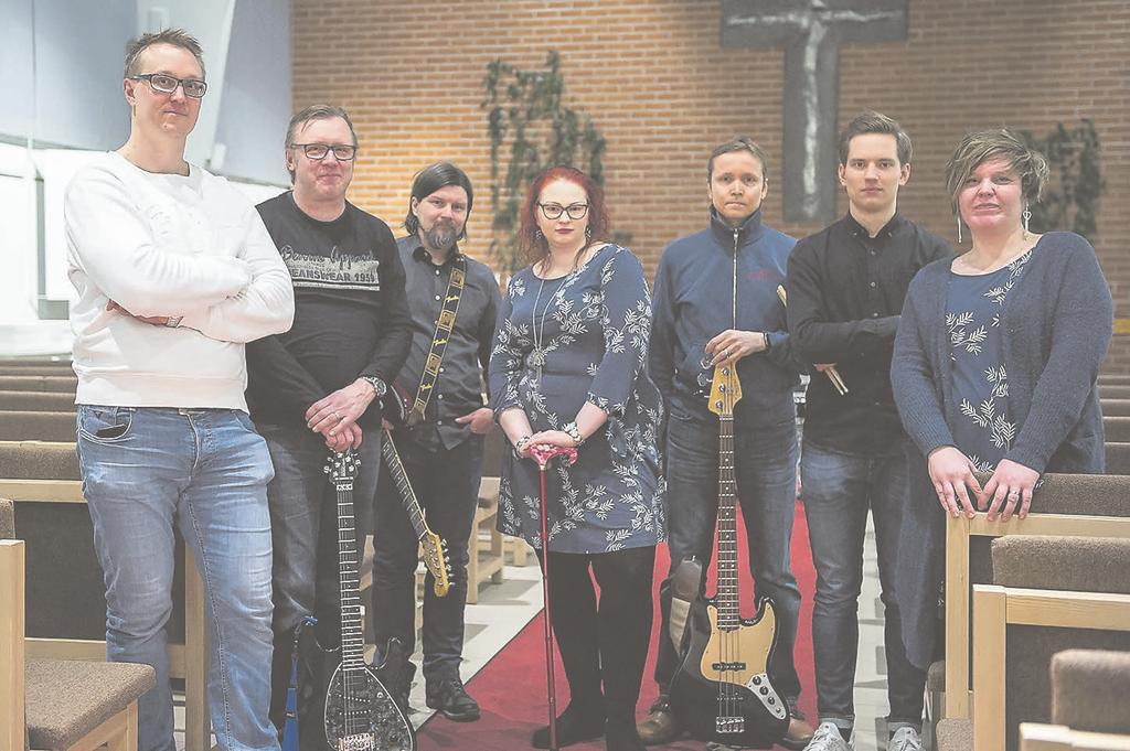 Colliander Media B7 HALO316:ssa musisoivat Vesa Nippala, Juha Jaakola, Sami Lind, Anu Saarinen, Jan Colliander, Patrik Nieminen ja Elina Lind. Ylistyskonsertti 14.11.