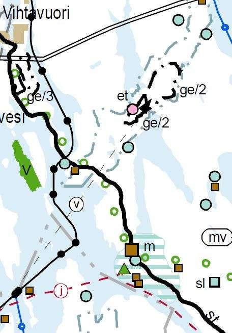Suunnittelualueella sijaitsevat Pyhtäänjärvi (397 ha), Antinlampi (4,7 ha), Juntuslampi (4,1 ha), Lapinlampi (5,4), Lintulampi (10,5 ha), Kotalampi (3,7 ha), Suolampi (1,7 ha) ja Rimpi (4,1 ha).